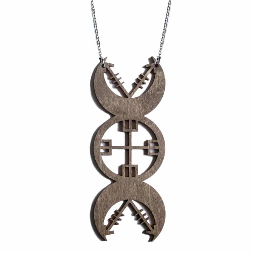 norse-priestess-necklace