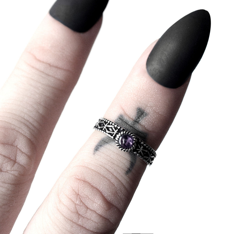 aranza-amethyst-silver-mid-ring-finger-hellaholics (1)