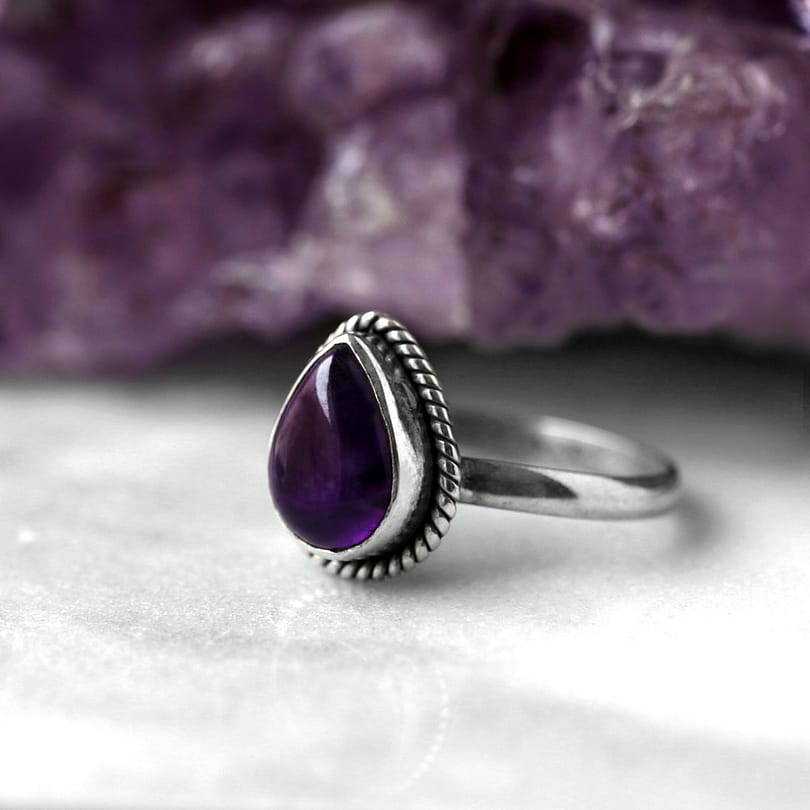 elara-silver-amethyst-drop-ring-close-up-hellaholics