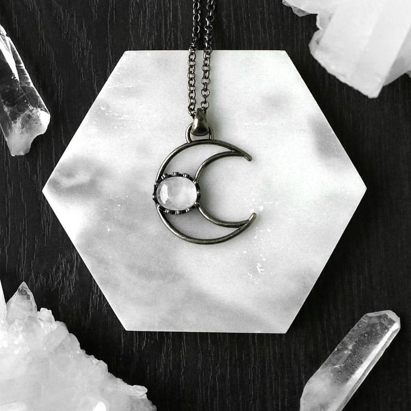 metis-crystal-quartz-crescent-moon-necklace-hellaholics(1)