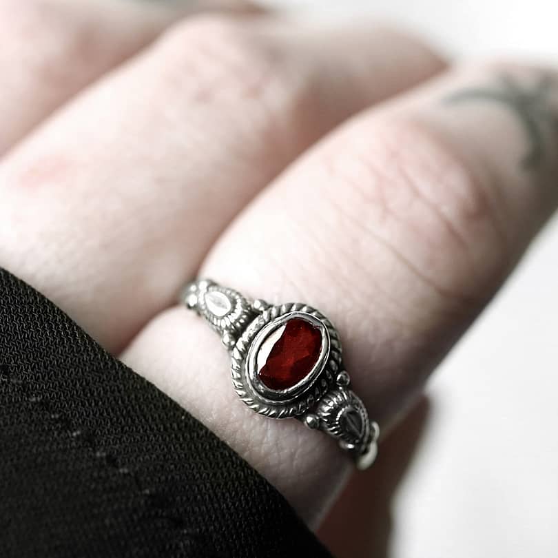 ganya-garnet-cut-stone-silver-ring-hellaholics-2