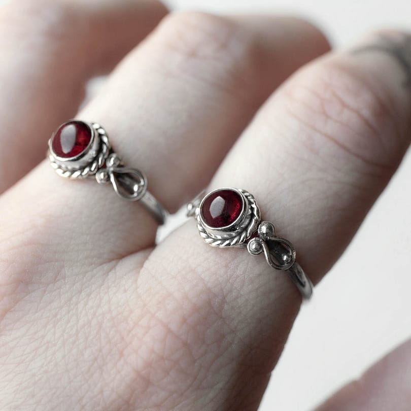 amaya-garnet-silver-ring-close-up-hellaholics