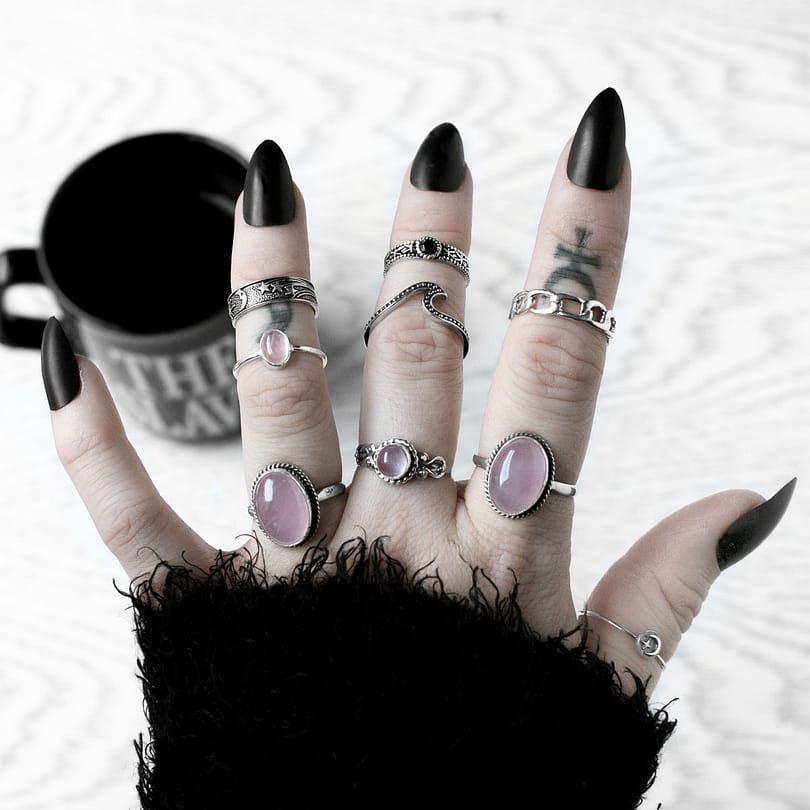 gaia-amaya-theia-rose-quartz-never-break-the-chain-wave-maranza-silver-rings-hellaholics