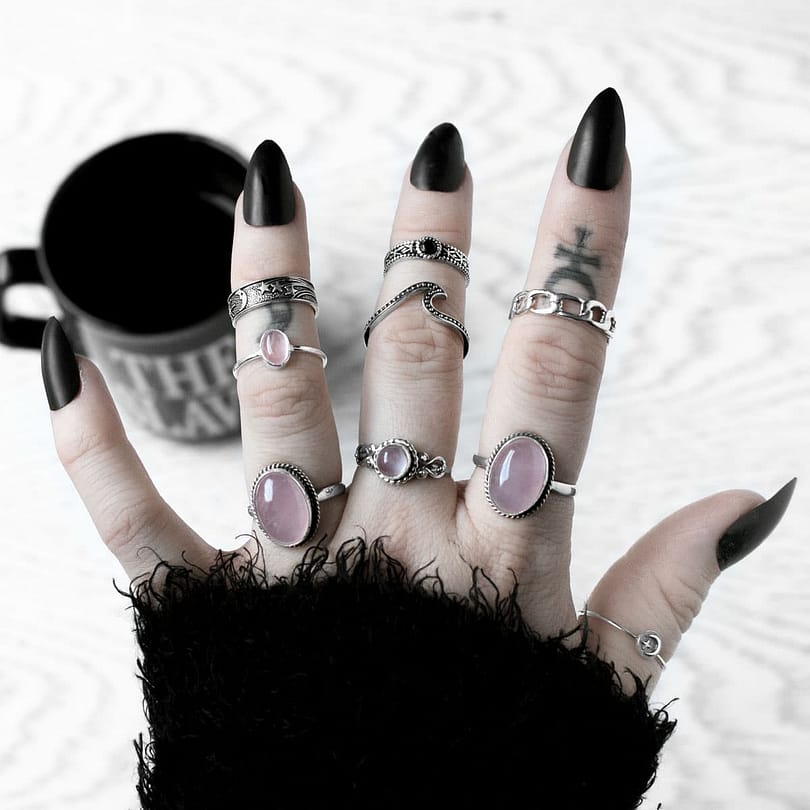 gaia-amaya-theia-rose-quartz-never-break-the-chain-wave-maranza-silver-rings-hellaholics (1)