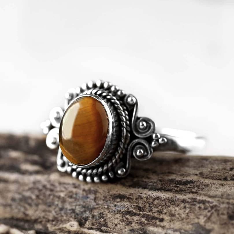 aditi-tiger-eye-silver-ring-close-up-hellaholics (1)