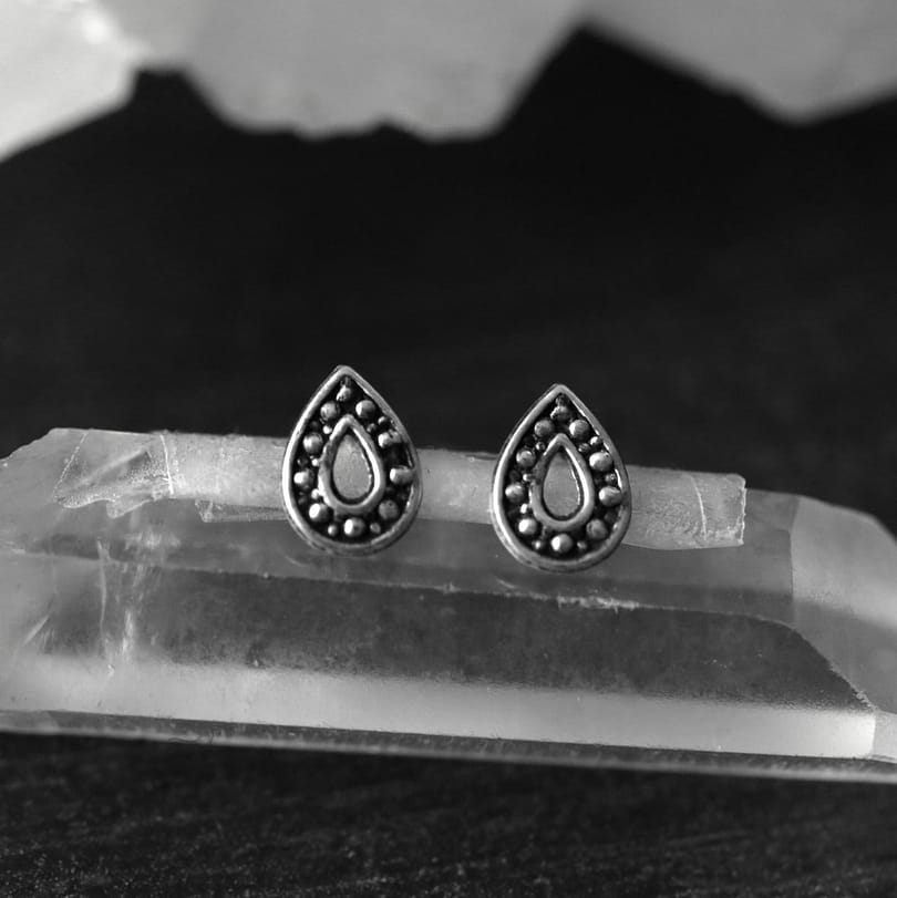 drop-silver-stud-earrings-hellaholics