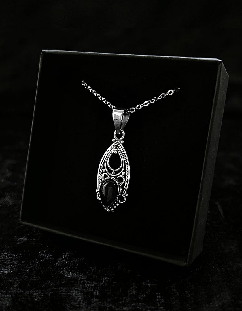 adina-onyx-sterling-silver-pendant-giftbox-hellaholics adina-onyx-sterling-silver-pendant-giftbox-hellaholics