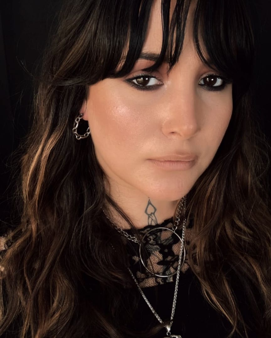 coraline-stainless-steel-chain-hoop-earrings-on-model-hellaholics