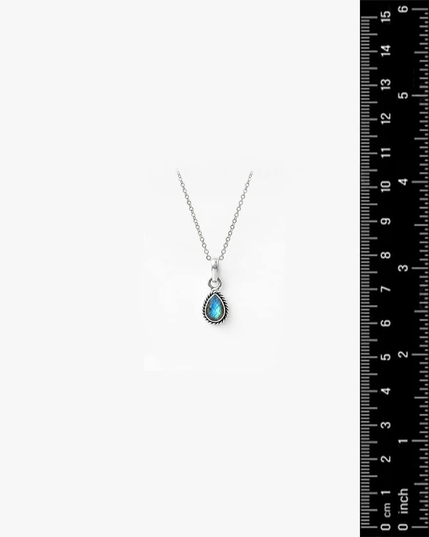 indra-labradorite-crystal-sterling-silver-necklace-scale-hellaholics-look-mars-birthstone indra-labradorite-crystal-sterling-silver-necklace-scale-hellaholics-look-mars-birthstone