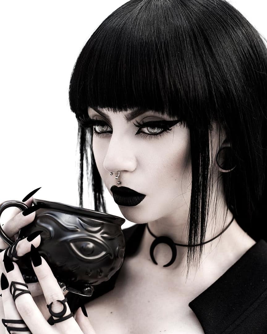 rouge-and-wolf-witch-cauldron-mug-hellaholics rouge-and-wolf-witch-cauldron-mug-hellaholics