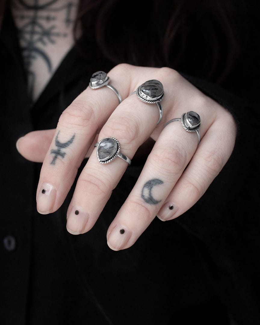 elara-rutile-silver-ring-hellaholics (2) elara-rutile-silver-ring-hellaholics (2)