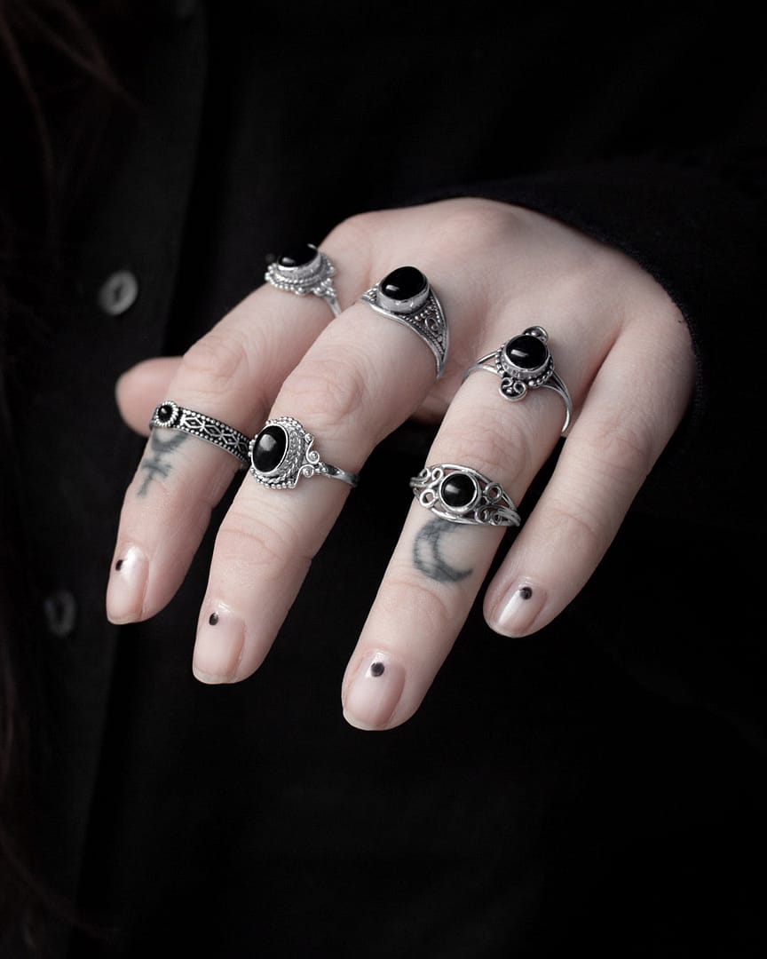 aditi-onyx-silver-rings-mix-hellaholics aditi-onyx-silver-rings-mix-hellaholics