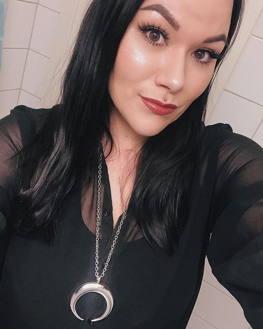 xl-amulet-hunting-moon-necklace-hellahoilcs-instagram-@nathaliewiik xl-amulet-hunting-moon-necklace-hellahoilcs-instagram-@nathaliewiik