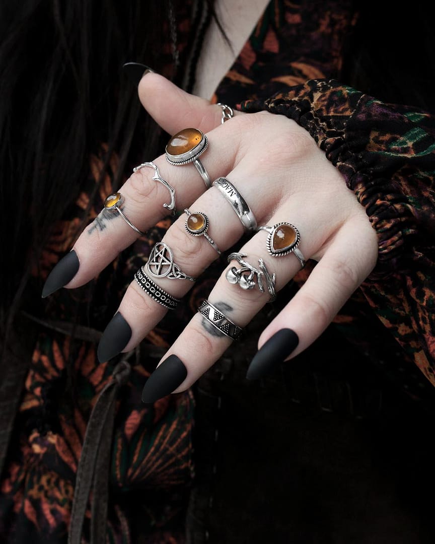 theia-gaia-tyra-elara-amber-gren-mushroom-pegan-pentagram-magick-silver-rings-mix-hellaholics (1) theia-gaia-tyra-elara-amber-gren-mushroom-pegan-pentagram-magick-silver-rings-mix-hellaholics (1)