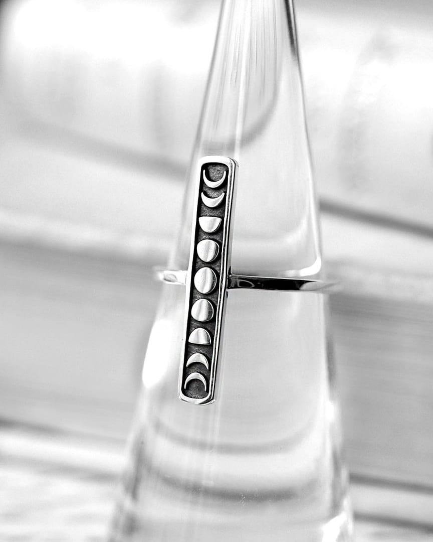 moonphases-bar-silver-ring-close-up-hellaholics moonphases-bar-silver-ring-close-up-hellaholics