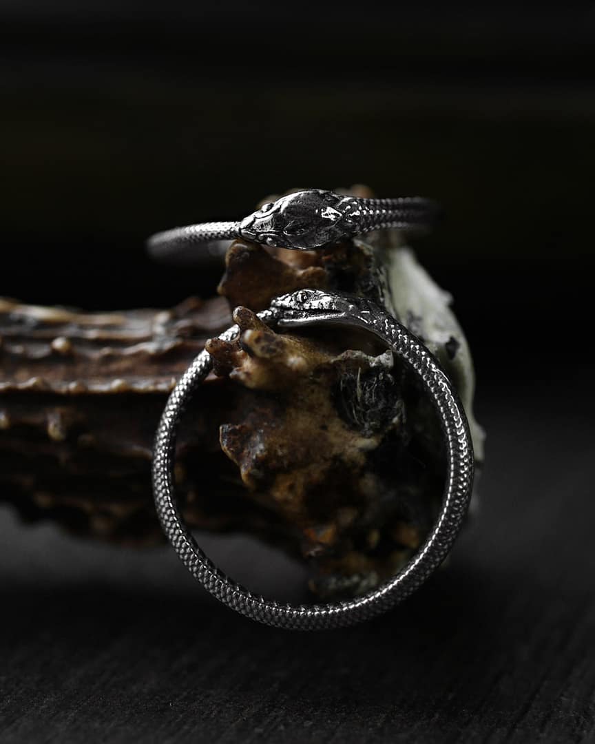 silver-ouroboros-ring-snake-profile-mood-hellaholics silver-ouroboros-ring-snake-profile-mood-hellaholics