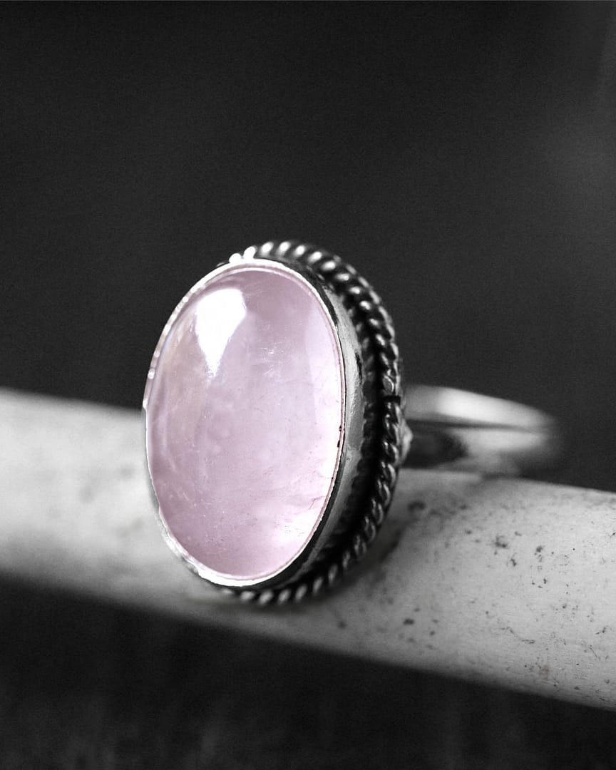gaia-rose-quartz-silver-ring-close-up gaia-rose-quartz-silver-ring-close-up
