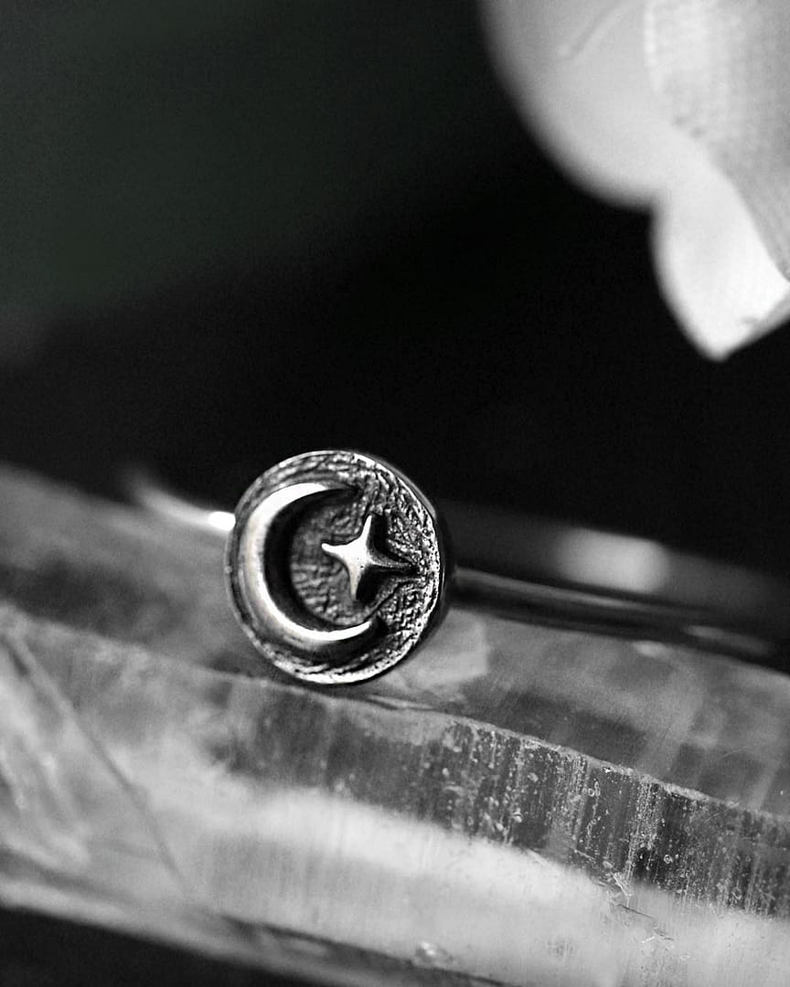 small-celestial-silver-ring-close-up-hellaholics (1) small-celestial-silver-ring-close-up-hellaholics (1)
