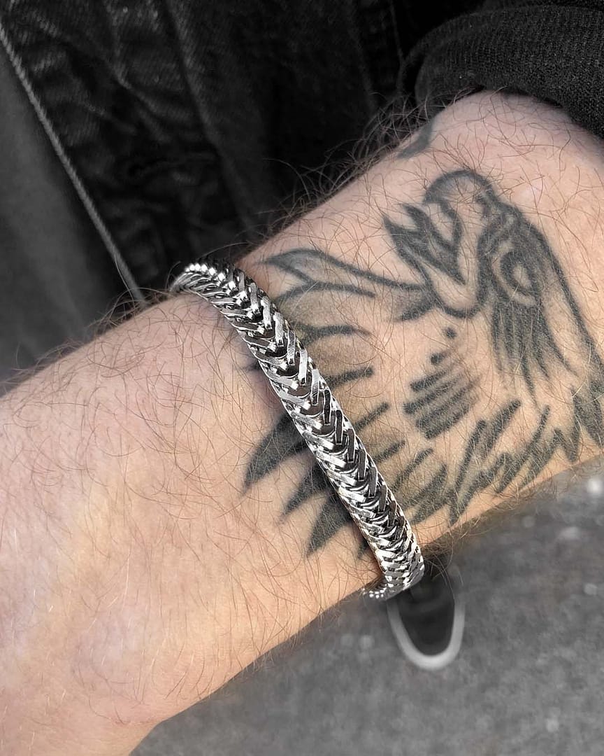 Lee-stainless-steel-chain-bracelet-hellaholics Lee-stainless-steel-chain-bracelet-hellaholics