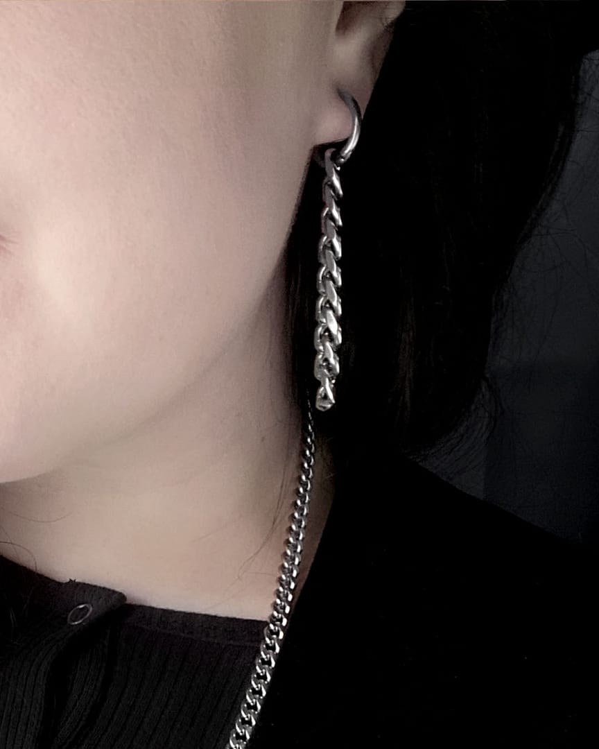 lita-stainless-steel-chain-hoop-earrings-hellaholics lita-stainless-steel-chain-hoop-earrings-hellaholics