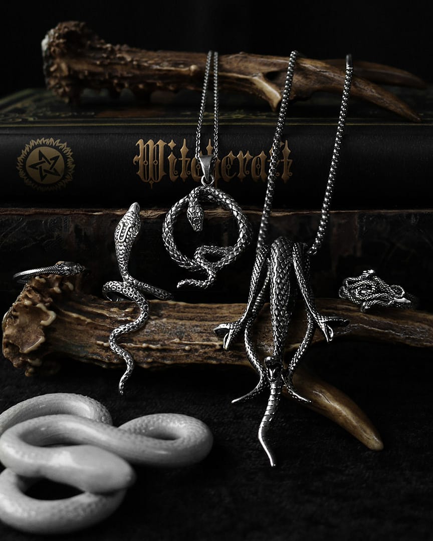 snake-jewellery-2024-hellaholics snake-jewellery-2024-hellaholics