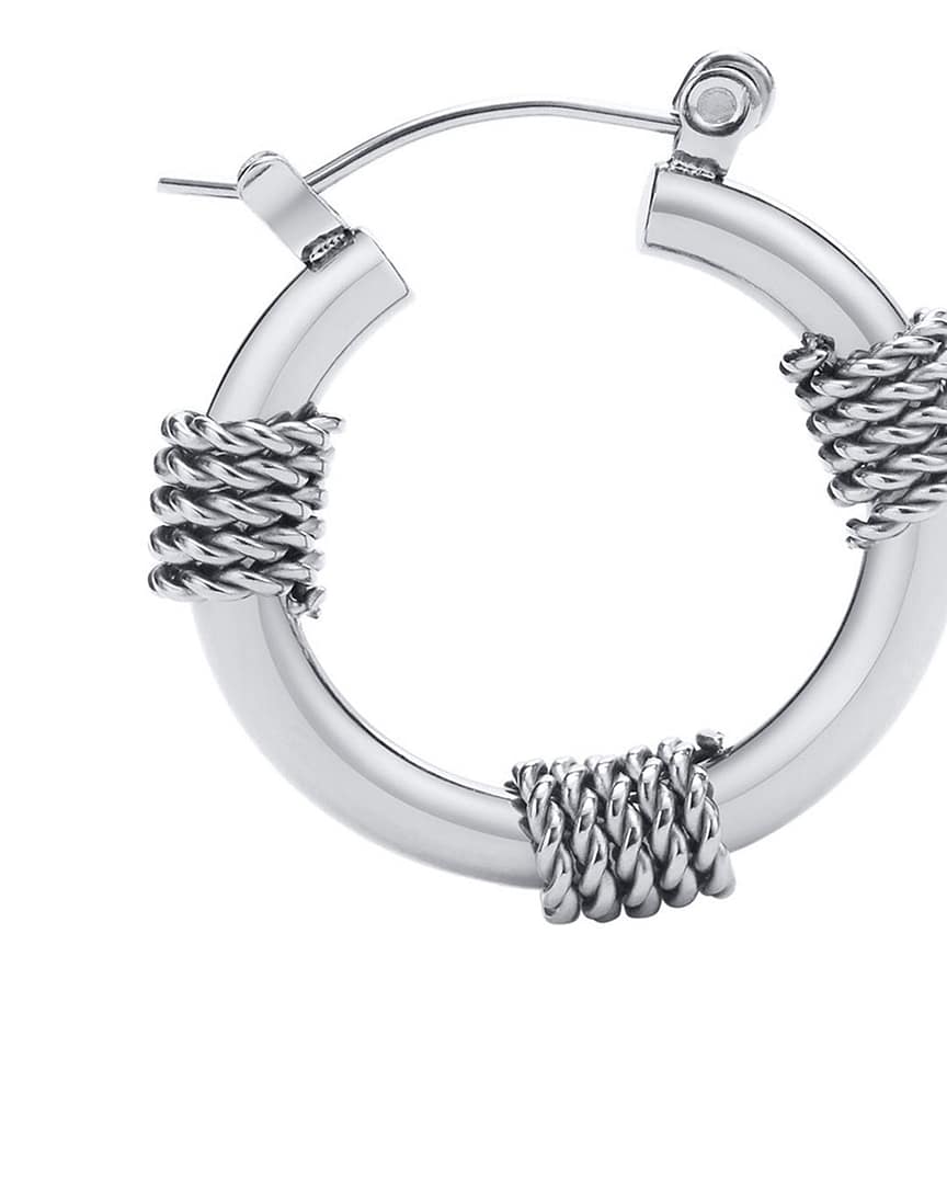 saira-stainless-steel-hoop-earrings-close-up-hellaholics saira-stainless-steel-hoop-earrings-close-up-hellaholics