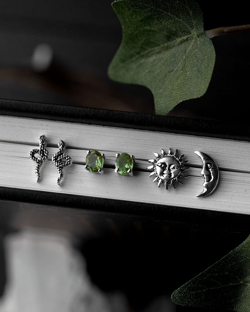 reign-cut-stone-peridot-silver-stud-celestial-sund-and-moon-serpents-child-sterling-silver-snake-earrings-hellaholics-mood (1) reign-cut-stone-peridot-silver-stud-celestial-sund-and-moon-serpents-child-sterling-silver-snake-earrings-hellaholics-mood (1)