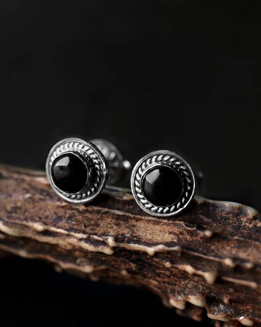 raina-onyx-sterling-silver-ear-studs-earrings-hellaholics raina-onyx-sterling-silver-ear-studs-earrings-hellaholics