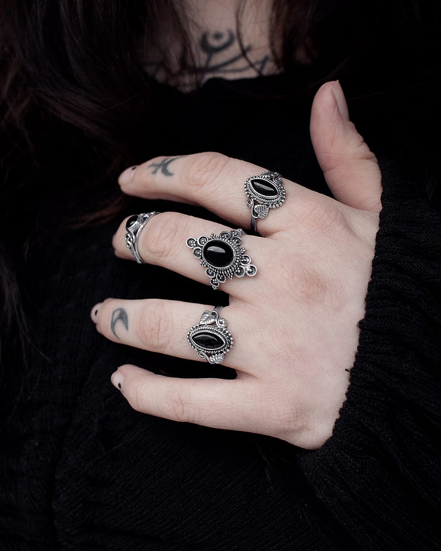 devana-onyx-sterling-silver-rings-mix-hellaholics devana-onyx-sterling-silver-rings-mix-hellaholics
