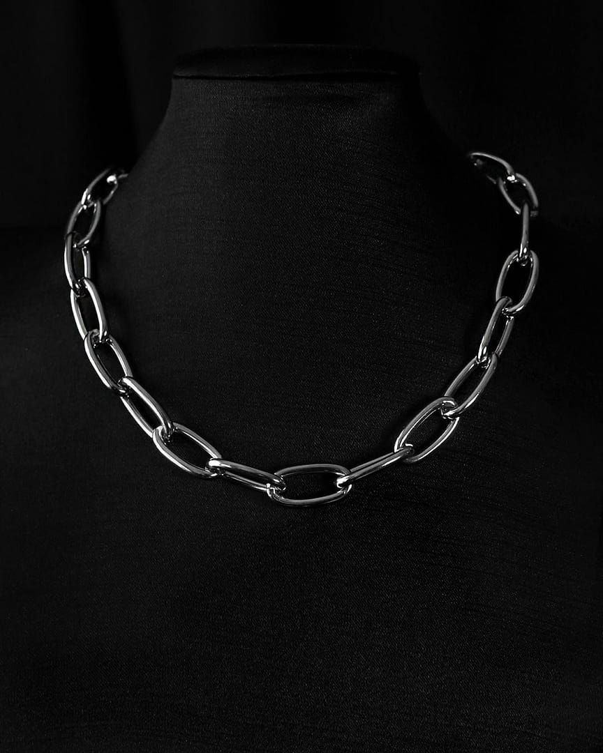 curtis-oval-link-statement-chain-necklace-hellaholics-2 curtis-oval-link-statement-chain-necklace-hellaholics-2