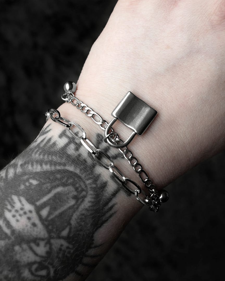 camden-stainless-steel-lock-charm-bracelet-hellaholics-on-hand-2 camden-stainless-steel-lock-charm-bracelet-hellaholics-on-hand-2