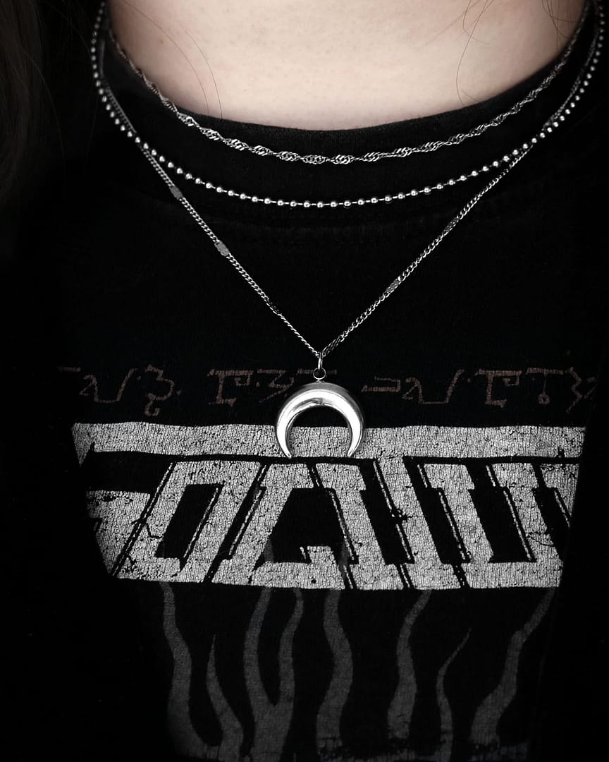 lunara-stainless-steel-stacking-moon-necklace-hellaholics lunara-stainless-steel-stacking-moon-necklace-hellaholics
