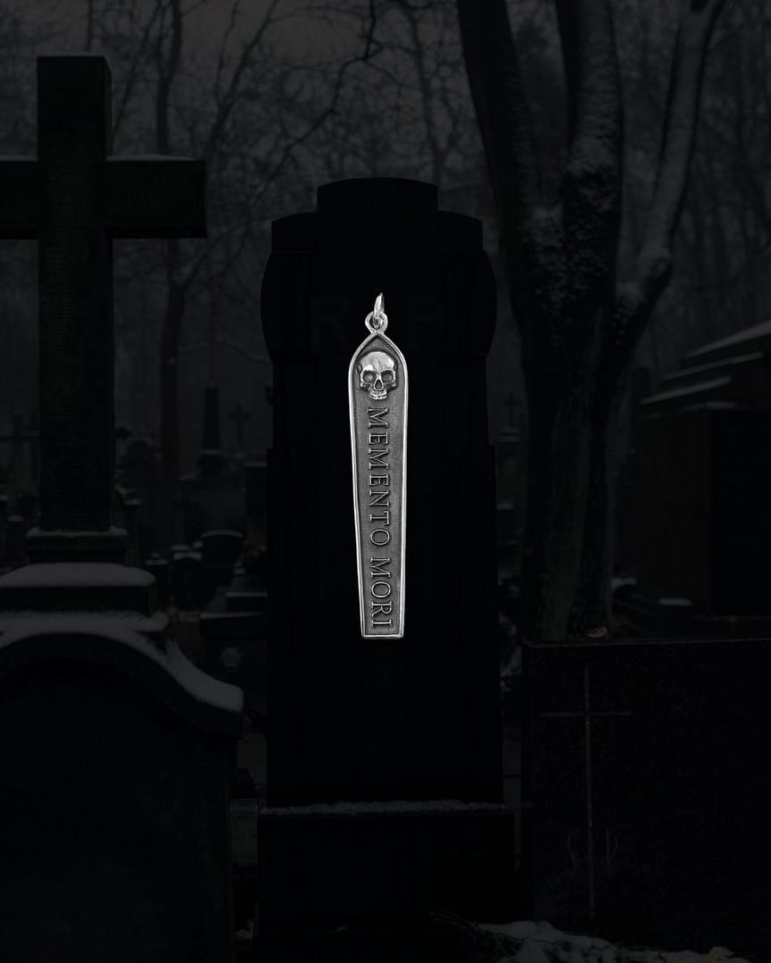 memento-mori-necklace-silver-front-hellaholics memento-mori-necklace-silver-front-hellaholics