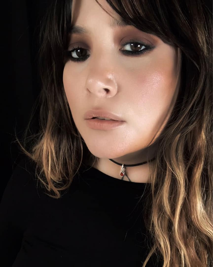 indra-garnet-crystal-sterling-silver-choker-on-model indra-garnet-crystal-sterling-silver-choker-on-model