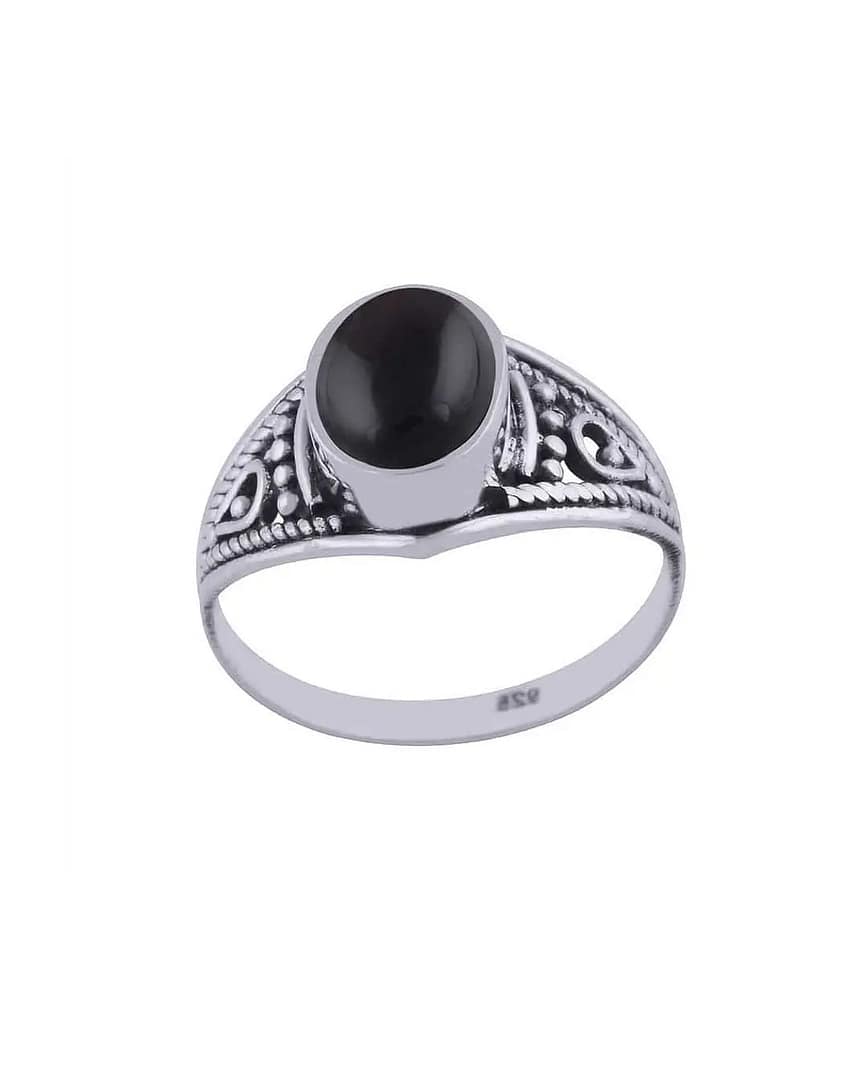 aelia-onyx-silver-ring-perspective-hellaholics aelia-onyx-silver-ring-perspective-hellaholics