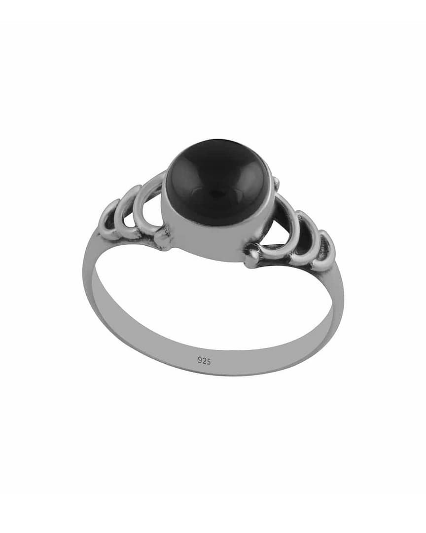 audra-onyx-silver-ring-perspective-hellaholics audra-onyx-silver-ring-perspective-hellaholics