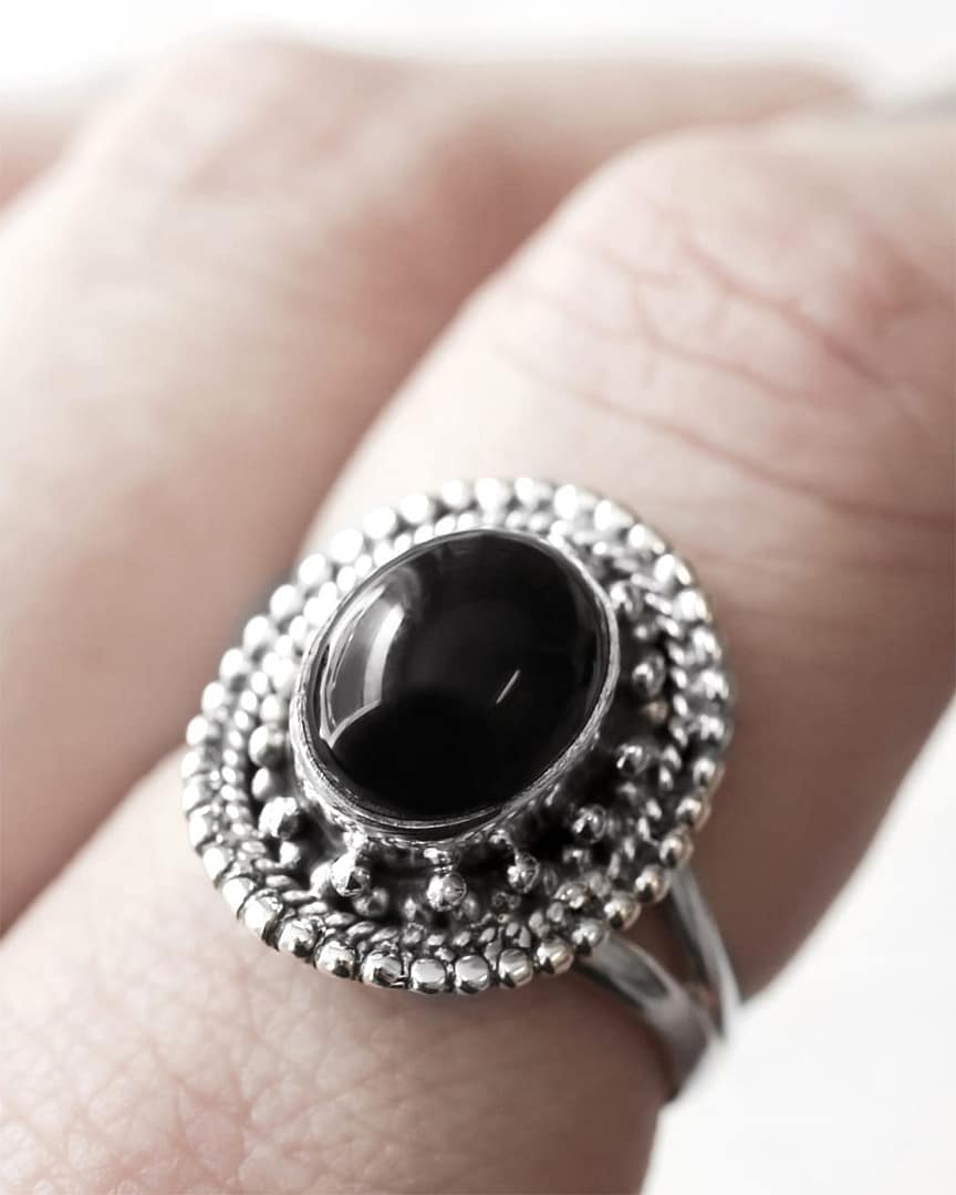 nathalia-onyx-silver-ring-closeup-hellaholics Nathalia sterling silver ring with an onyx crystal stone.