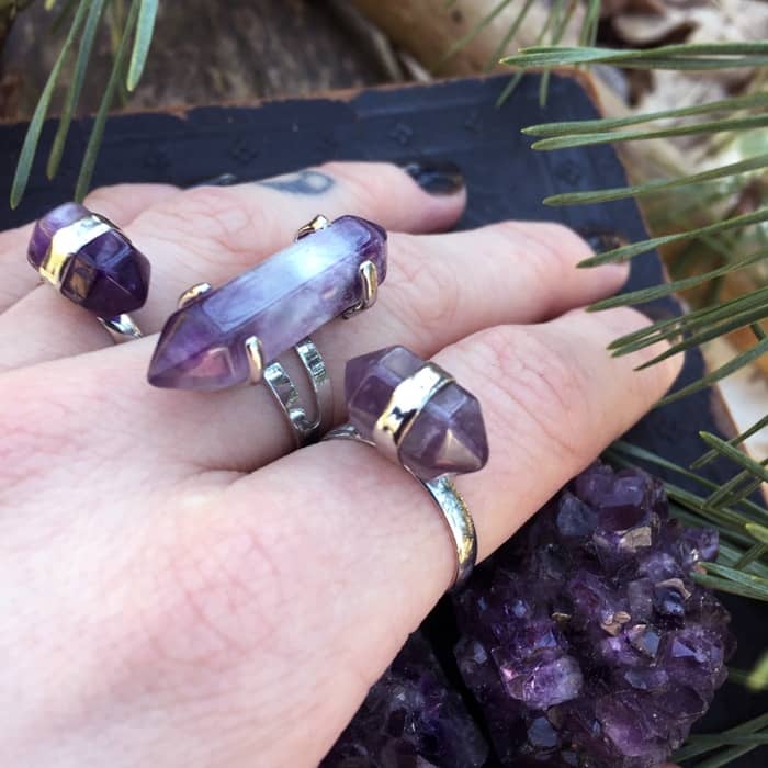 amethyst-hexagon-ring-hand