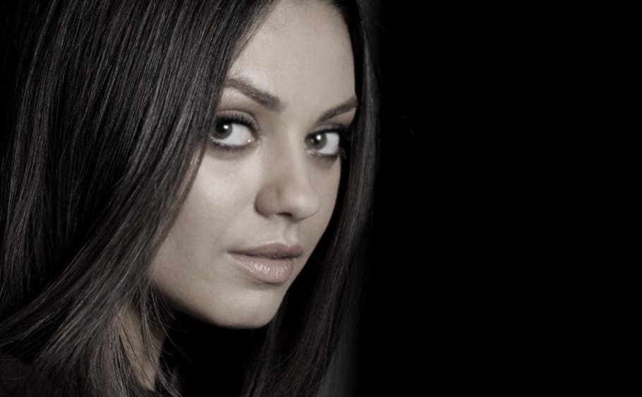 mila-kunis-wallpaper-018